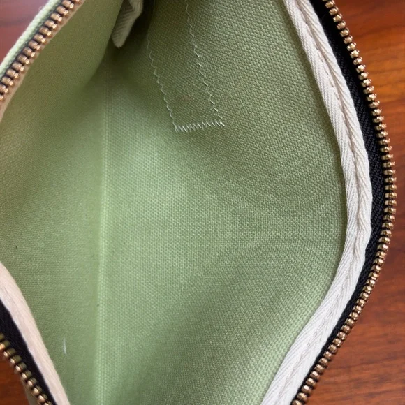 R. Riveter Green Canvas Pouch - Picture 6 of 6